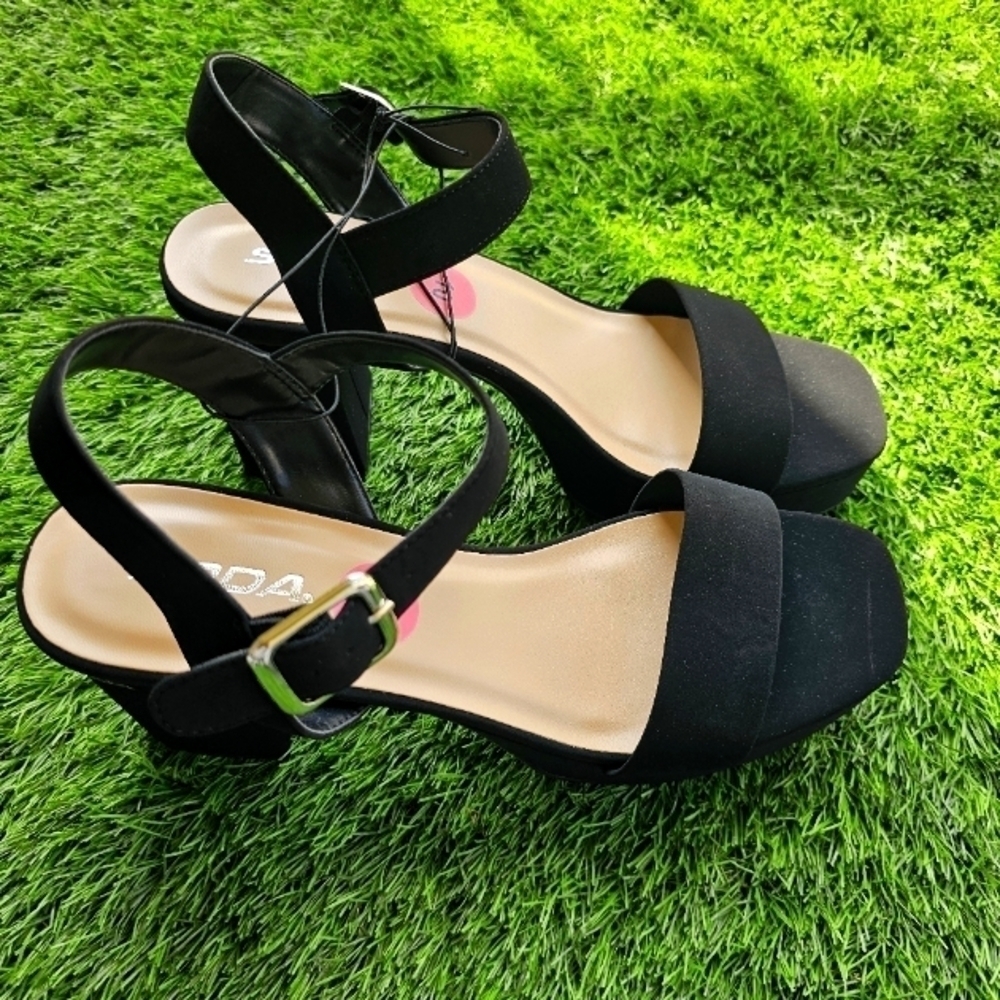 Soda Black Platform Sandals